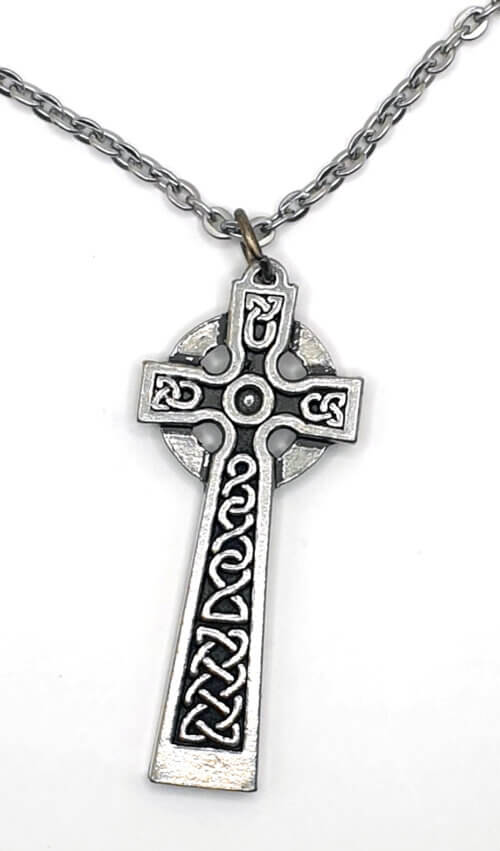 Cashel kruis hanger

Materiaal: Pewter (Tin)
Design: Keltisch design 
Breedte: 22 mm
Hoogte: 52 mm
Lengte ketting: 70 cm 