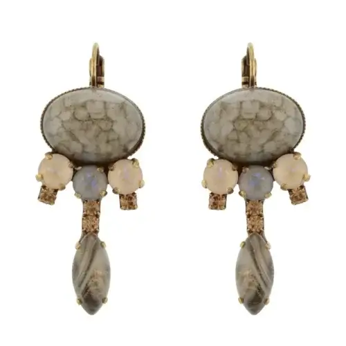 Metalen oorbellen met zilveren, witte en goude strass.